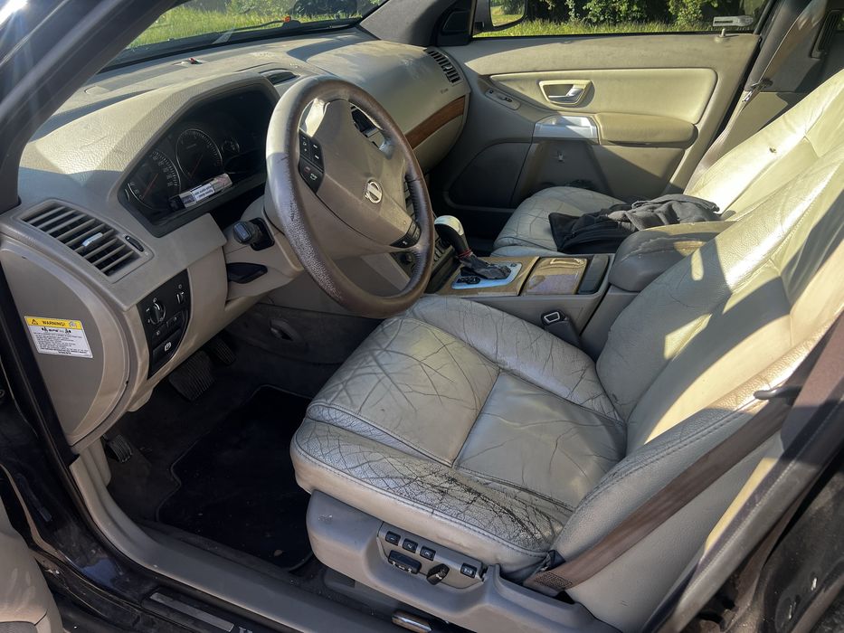 Volvo xc90 для військового