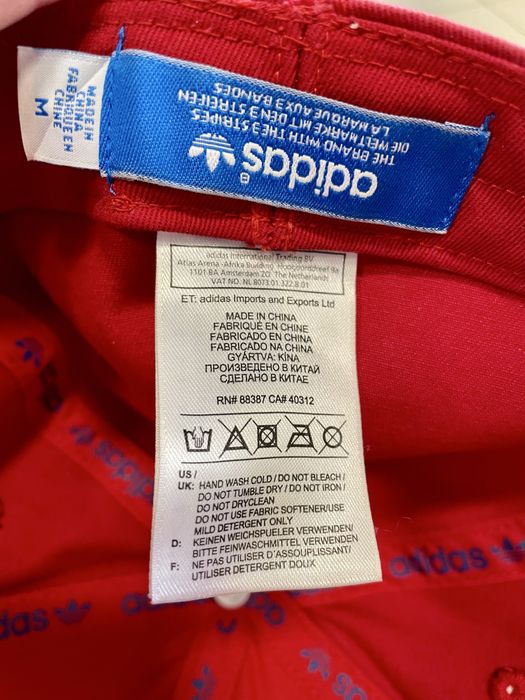 Бейсболка Adidas. Обємна вишивка. Червона. Оригінал.