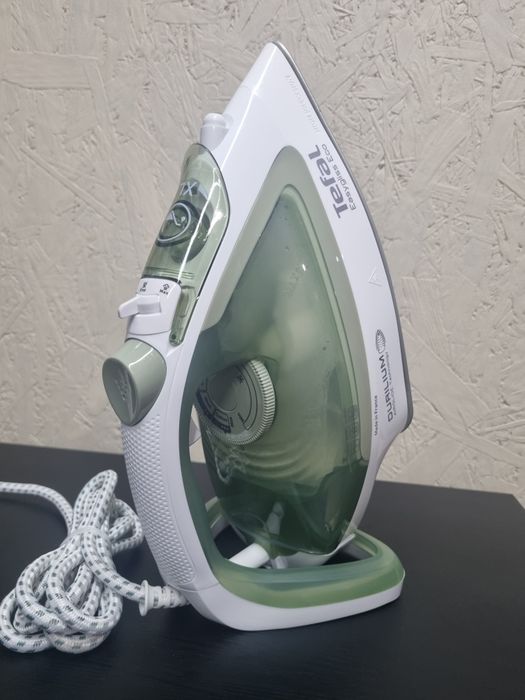 Праска tefal FV 5783 сток 2350-2800 Вт. Durilium Airglide підошва, паровий