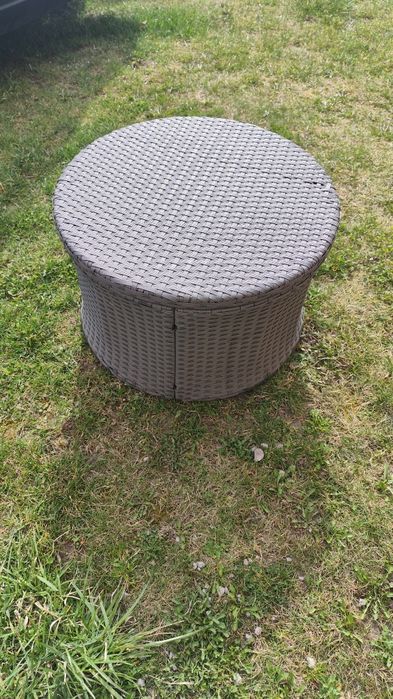 Meble ogrodowe sofa