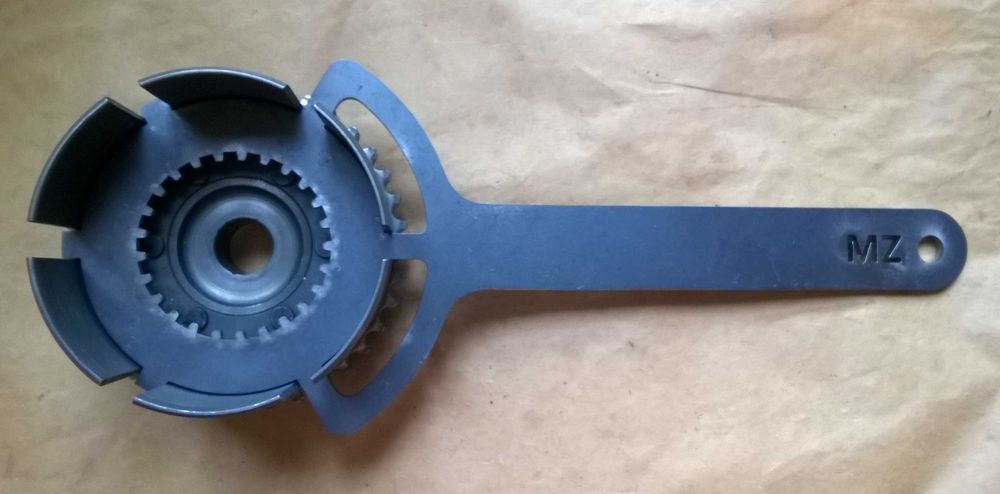 Blokada sprzęgła klucz MZ ETZ 125 150 TS ETS 250 Saxon Kanuni Trophy