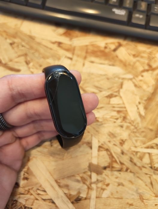 Mi Band 10 - 100% funcional com visor partido