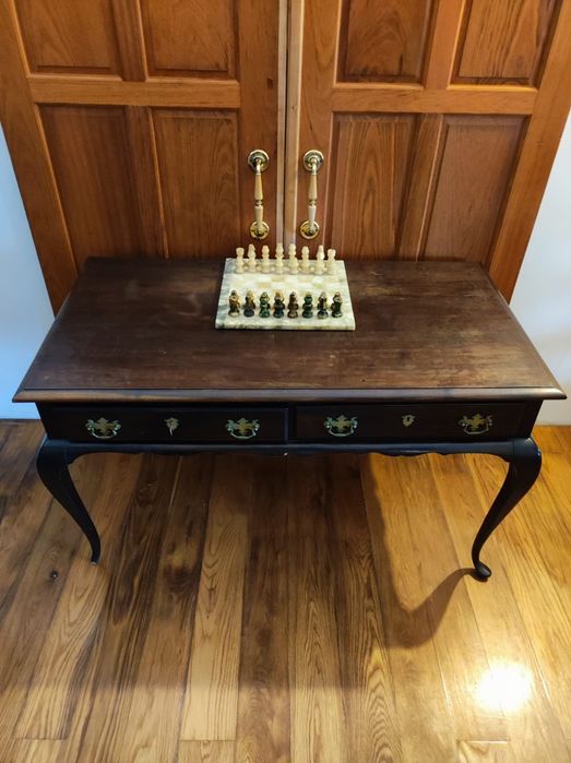 Secretária D. Maria com cadeira