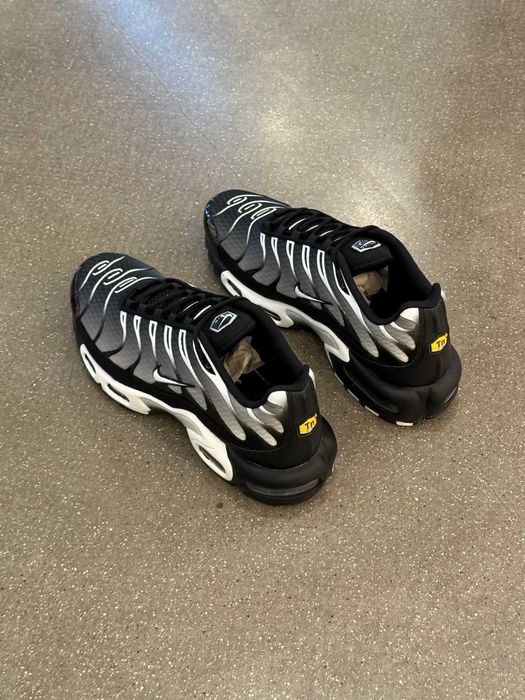 Nike Air Max TN Czarny R.43