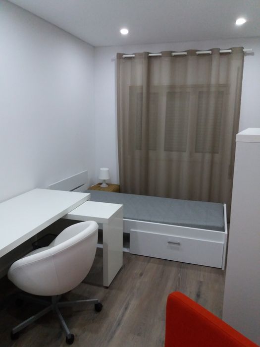Quarto em apartamento de estudantes (Polo Universitário – Hospital São João)