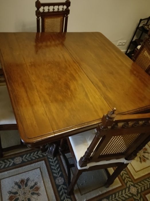 Mobília de sala de jantar estilo Henrique II