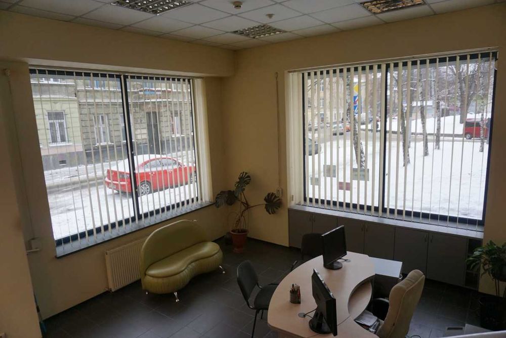 Продаж комерційного приміщення 107 м² на вул. Снопківській, 5 — фасад, Галицький район