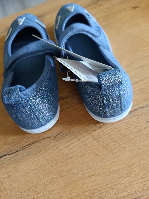 Buty dla dziewczynki na rzep