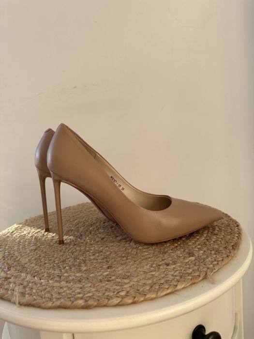 Туфли Estro нюд, 39 (маломерят на 38), каблук ~10 см, состояние новых
