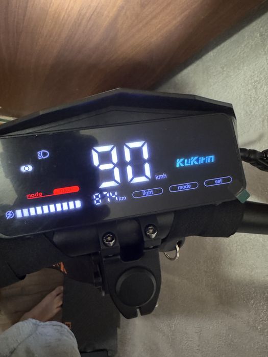 Kugoo Kirin G4 (2000W, 20Ah, 60V)))