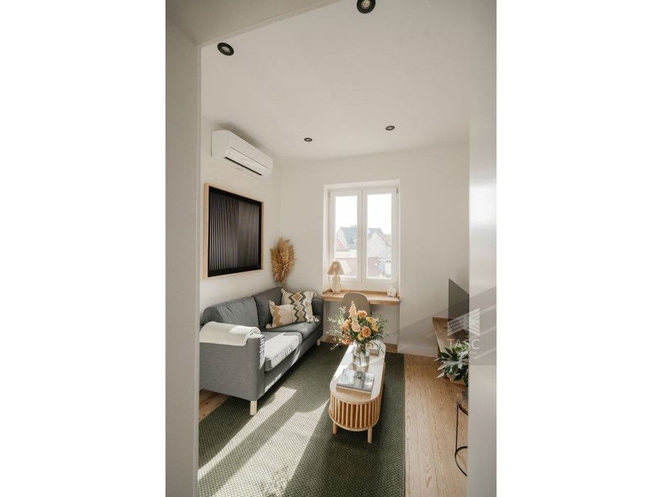 Dois apartamentos: T1 e estúdio com jardim