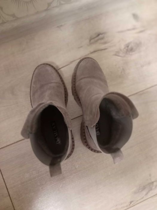 Продам осінні ботинки,замш,на утеплювачі