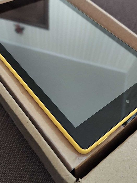 Планшет Amazon Fire HD 8 (8th Gen) 1,5/16Гб у відмінному стані