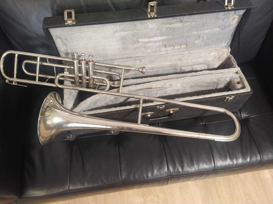 Trombone de pistons Kuhnl & Hoyer. Alemanha, anos 70