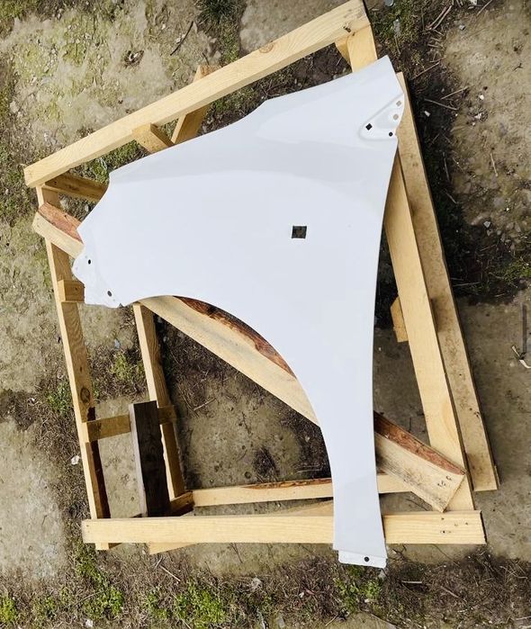 Крило переднє renault dacia lodgy dokker вантажівок