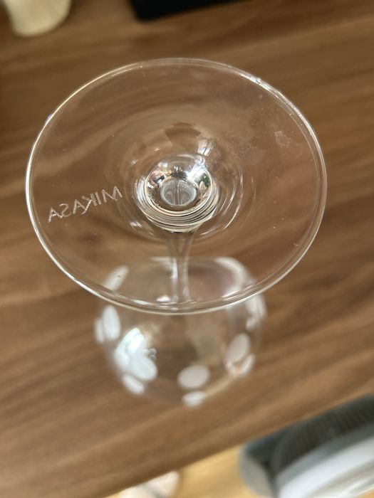 Kieliszek szklany do Ginu lub czerwonego wina