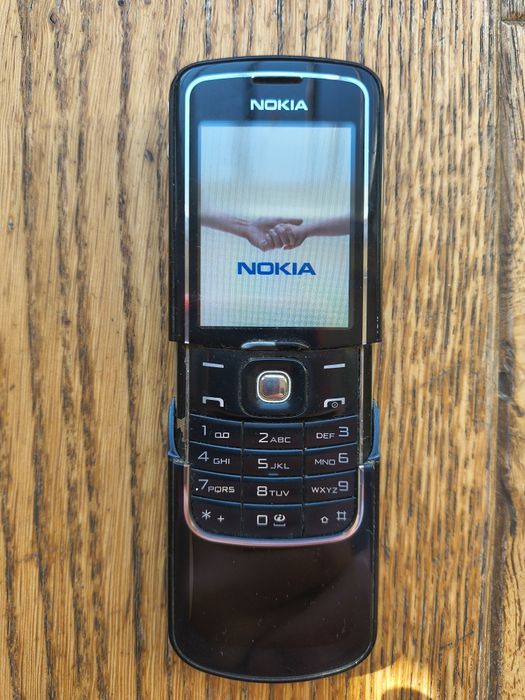 Nokia Lumia 8600