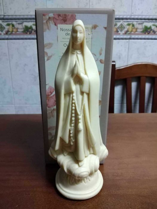 Nossa Senhora de Fátima em cera