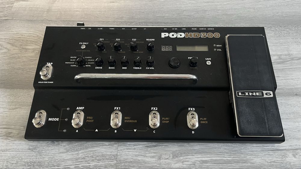 Line 6 POD HD300 – Pedaleira Multi-Efeitos