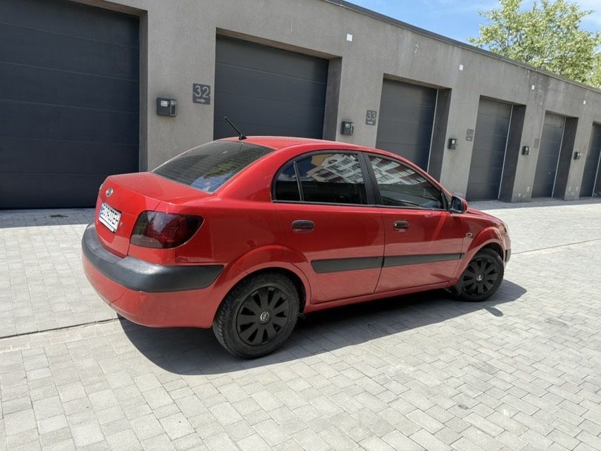 Продам kia rio.