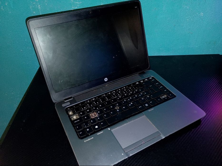 Laptop HP 840 uszkodzony