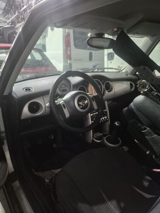 Mini Cooper r50 1.6 116cv para peças 
Ref:w10 b16 a