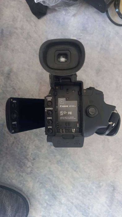 Canon XF100 z obudową podwodną Equinox i akcesoriami.