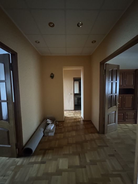 Продам 4 комн квартиру