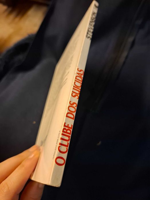 Vendo livro o clube dos suicidas