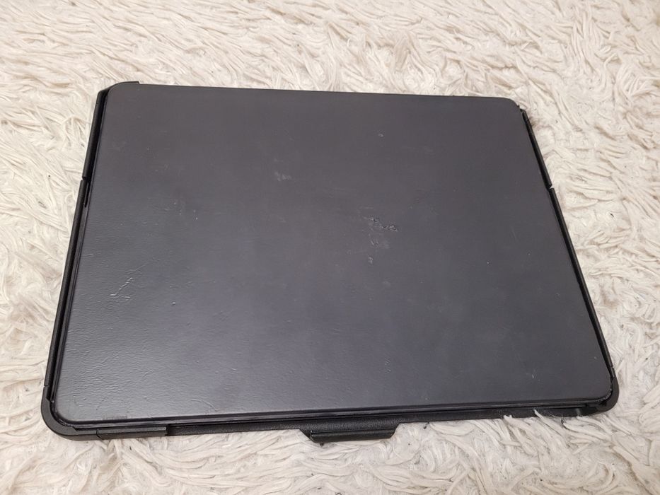Чехол клавиатура iPad 12 .9 " original  Apple  30 $