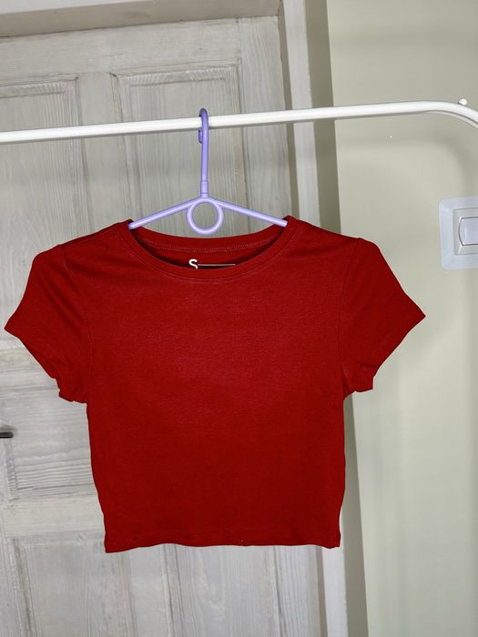 Czerwony crop top t-shirt prążkowany Fsbn Sister New Yorker S 36 basic
