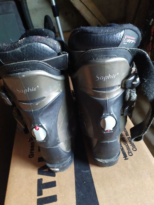 Лижі лижні черевики