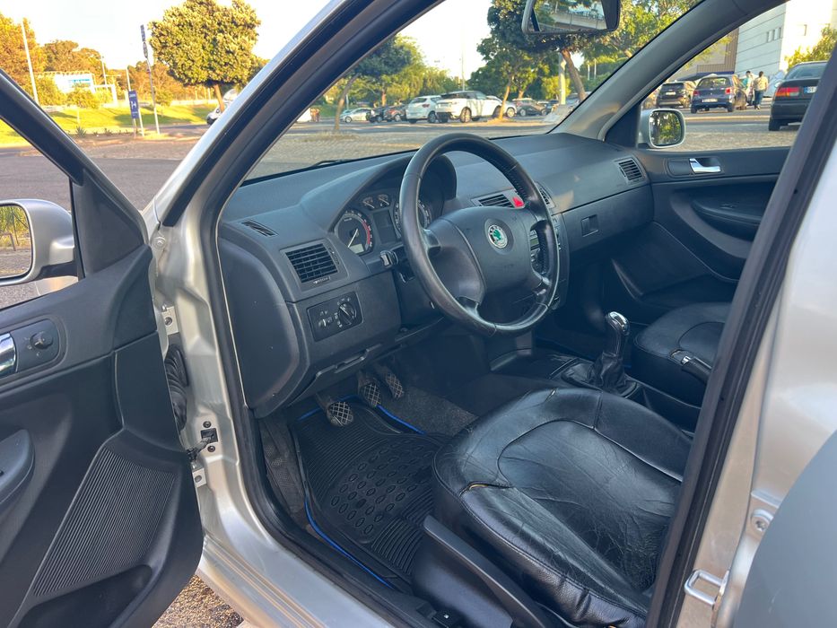 Skoda Fabia 1.4 TDI com AC – 210.000 km