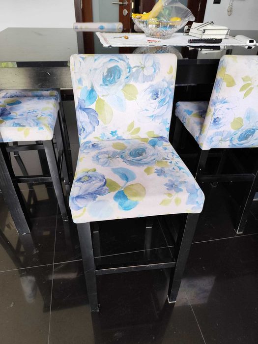 Mesa de cozinha e 6 bancos