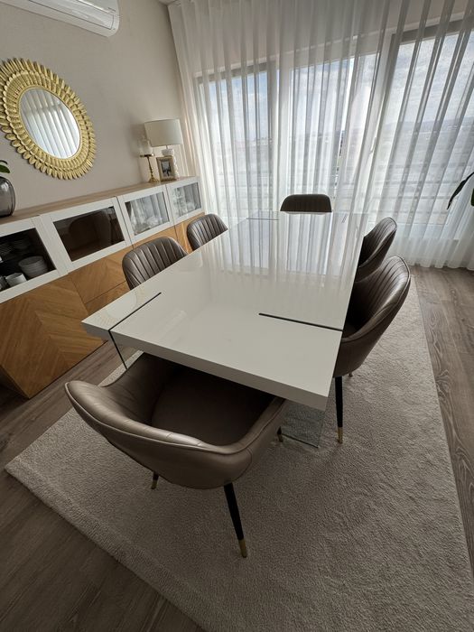 Conjunto Mesa e 6 Cadeiras