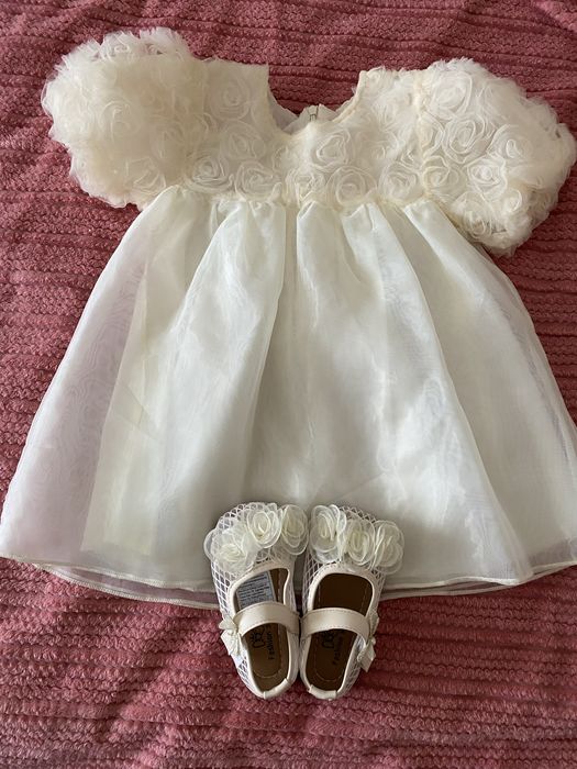 Сукня в троянди та взуття 22 розмір