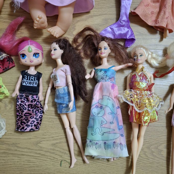 Ляльки Барбі та інші,  б/в