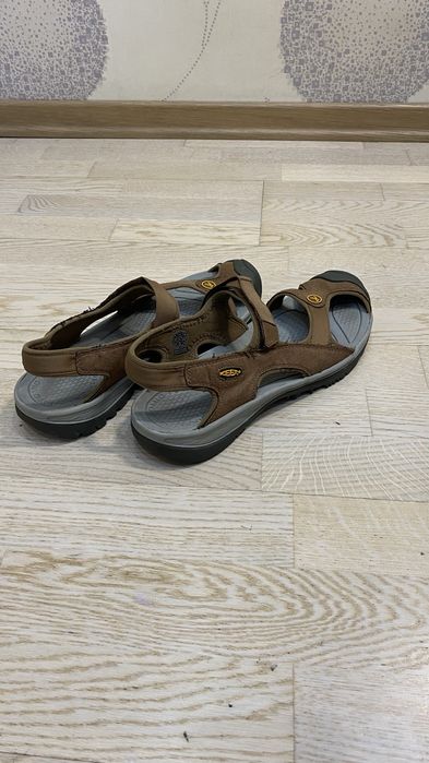 Сандалі Keen 43/27,5см  крокси Open Toe Teva Chaco Bedrock Hoka Birkenstock Xero Shoes Offroad Luna Sandals, Ecco, Merrell Crocs