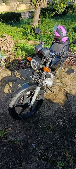 Mota sym 125 sem afazeres