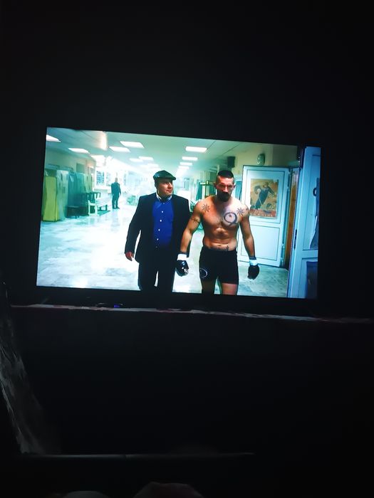 Новий телевізор в гарному стані 55 дюймів