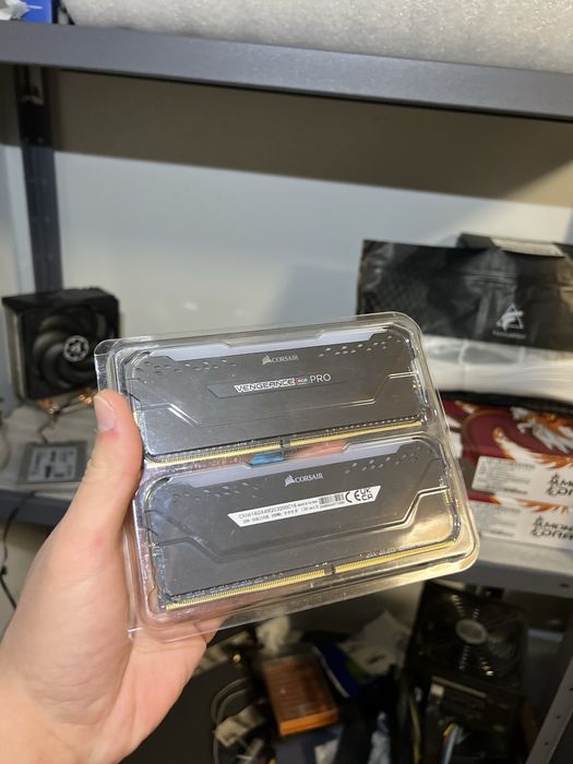 Corsair 16gb ddr4 3200mhz (опис)