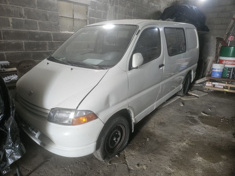 Vende se Toyota hiace
