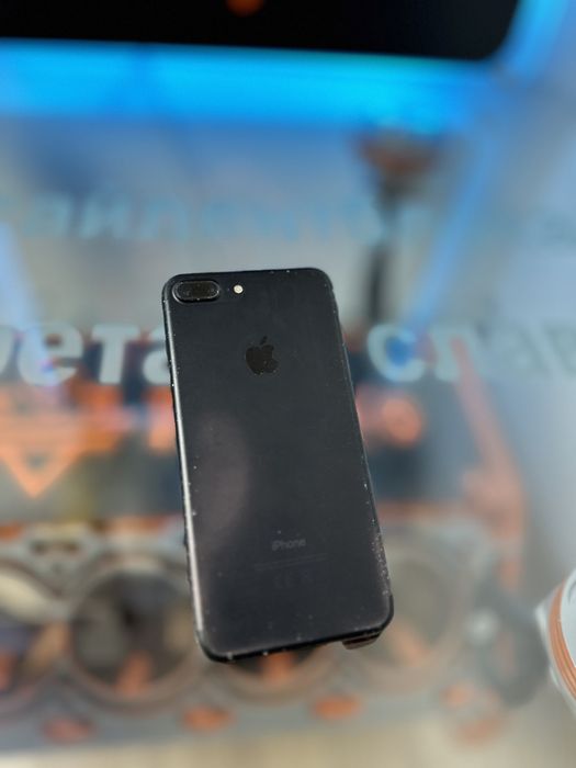 Продам 7+ айфон