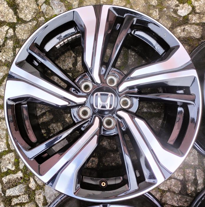 Felgi aluminiowe Honda Civic Accord CR-V 7x17 ET45 5x114,3