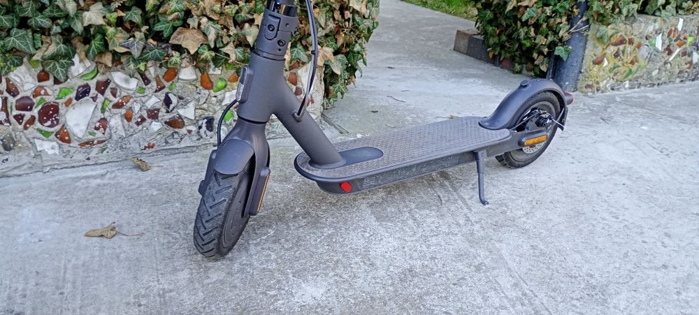 Hulajnoga elektryczna Mi electric scooter essential