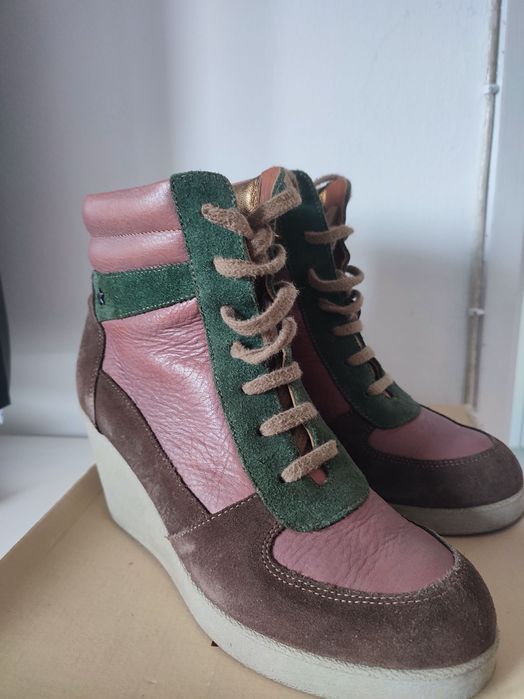 Botas Cubanas, em bom estado.