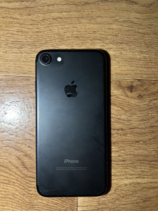 Iphone 7 32 gb  .