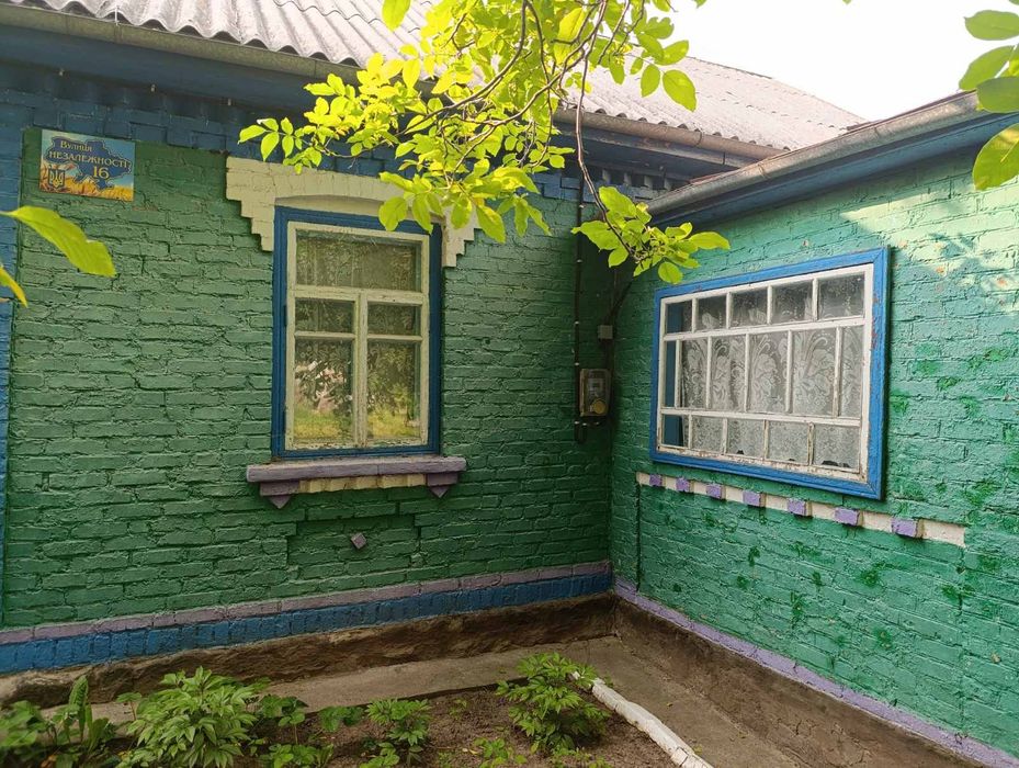 Продається газифікований будинок с Бджільна вул Незалежності 16 
(066)