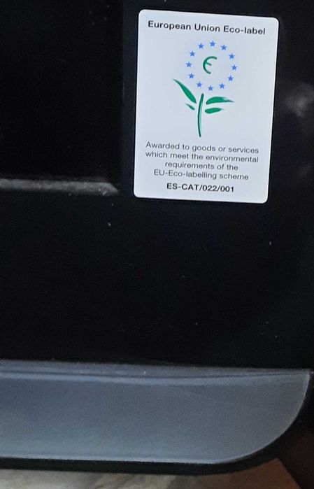 Телевізор Sharp в ідеальному стані модель AQUOS LC-32LE