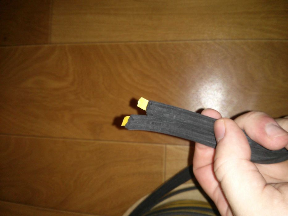 Уплотнитель самоклеющийся для окон, дверей; профиль E